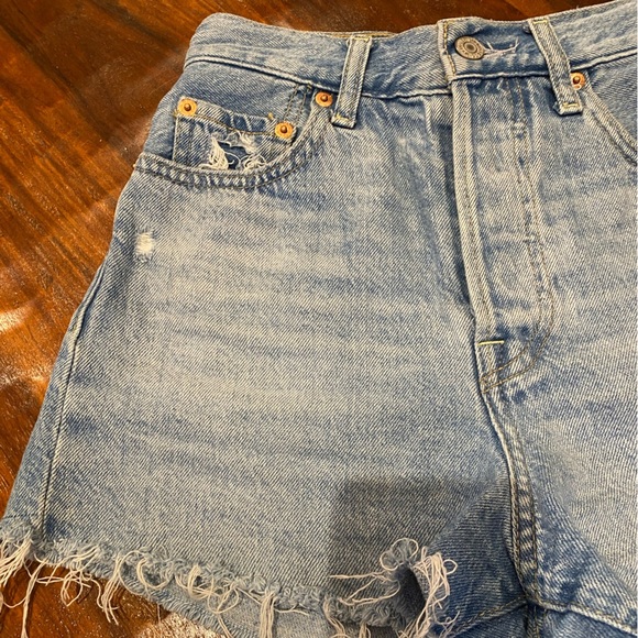 Levi’s Ribcage Jean Shorts Size 24 - Picture 3 of 8
